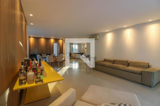 Sala de casa de condomínio à venda com 5 quartos, 600m² em Barra da Tijuca, Rio de Janeiro