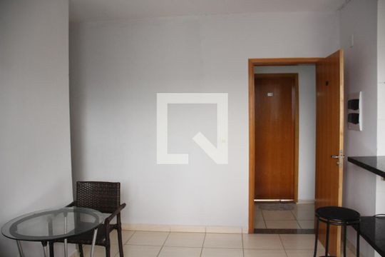 Sala de apartamento para alugar com 2 quartos, 47m² em Laranjeiras, Uberlândia