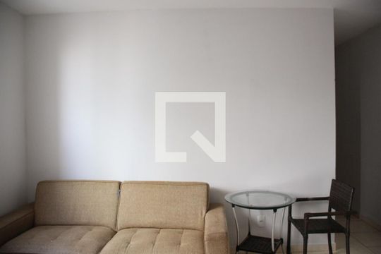 Sala de apartamento para alugar com 2 quartos, 47m² em Laranjeiras, Uberlândia