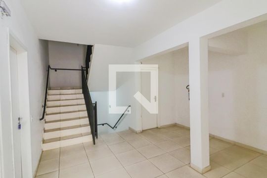 Hall de apartamento para alugar com 2 quartos, 51m² em Jardim Ouro Preto, São Paulo