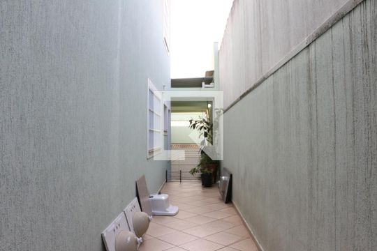 Corredor de casa à venda com 3 quartos, 200m² em Chácara Califórnia, São Paulo