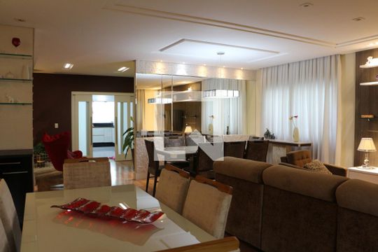 Sala de casa à venda com 3 quartos, 240m² em Chácara Califórnia, São Paulo