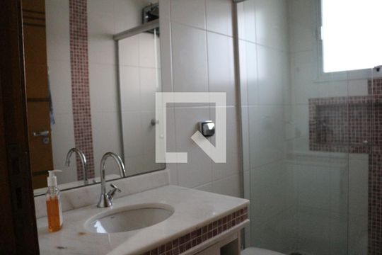 Banheiro da Suíte de casa à venda com 3 quartos, 200m² em Chácara Califórnia, São Paulo