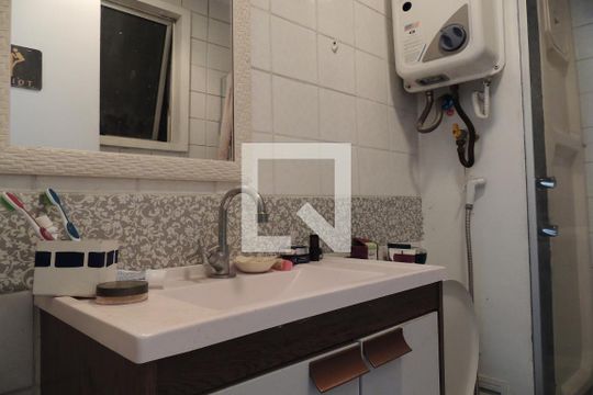 Banheiro Social de apartamento à venda com 2 quartos, 40m² em Jacarepaguá, Rio de Janeiro