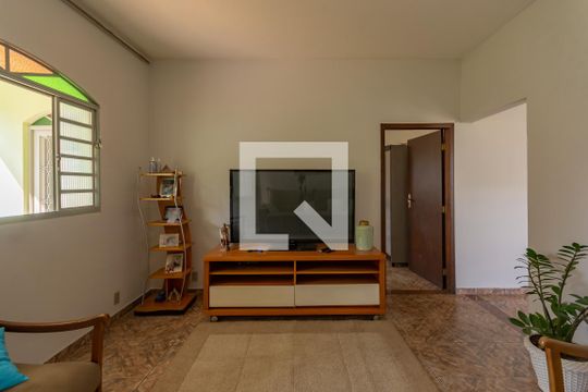 Sala de casa à venda com 3 quartos, 350m² em Xodó Marize, Belo Horizonte