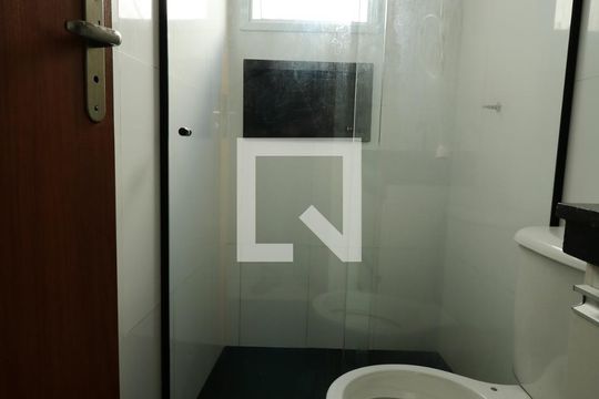Banheiro de apartamento à venda com 2 quartos, 100m² em Vila Valparaiso, Santo André
