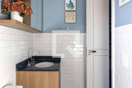 Banheiro Social de apartamento à venda com 2 quartos, 70m² em Vila Uberabinha, São Paulo