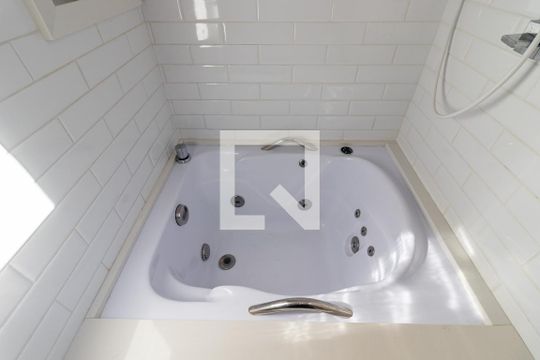Banheiro Social de apartamento à venda com 2 quartos, 70m² em Vila Uberabinha, São Paulo