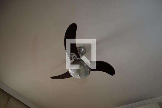 SAla de casa à venda com 3 quartos, 110m² em Irajá, Rio de Janeiro