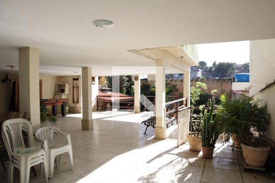 Área comum de casa à venda com 3 quartos, 110m² em Irajá, Rio de Janeiro