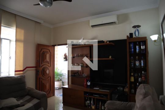 Sala de casa à venda com 3 quartos, 110m² em Irajá, Rio de Janeiro