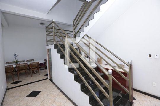 Área de entrada de casa à venda com 4 quartos, 200m² em Milionários, Belo Horizonte