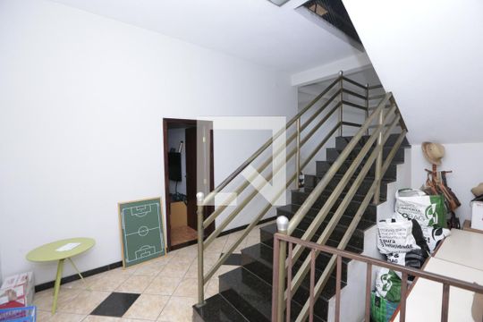 Área de entrada de casa à venda com 4 quartos, 200m² em Milionários, Belo Horizonte