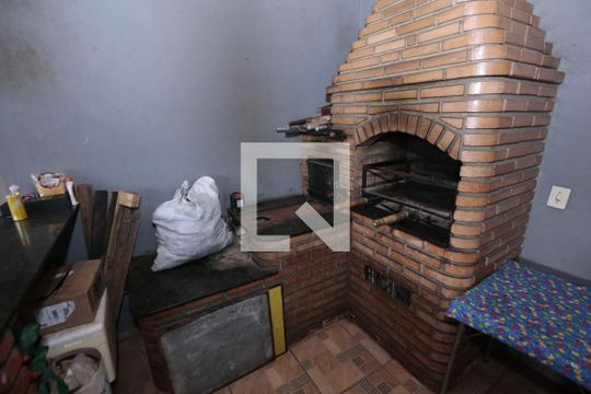 Churrasqueira de casa à venda com 4 quartos, 200m² em Milionários, Belo Horizonte