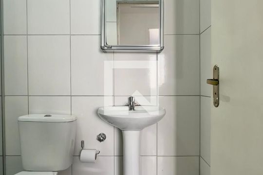 Banheiro de casa à venda com 3 quartos, 367m² em Hípica, Porto Alegre