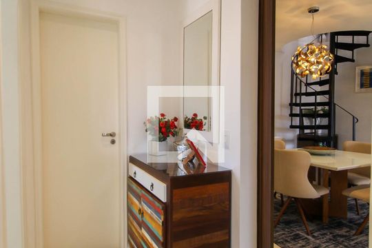 Corredor de apartamento à venda com 2 quartos, 156m² em Vila Regente Feijó, São Paulo