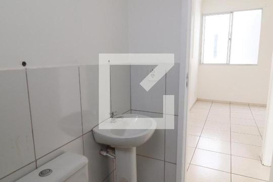 Banheiro Social de apartamento para alugar com 2 quartos, 43m² em Gávea, Uberlândia