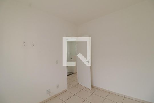 Quarto 1 de apartamento para alugar com 2 quartos, 43m² em Gávea, Uberlândia