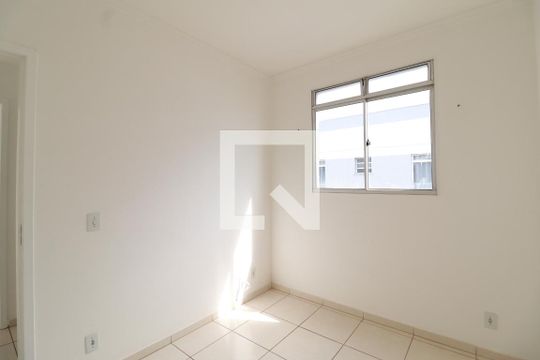 Quarto 2 de apartamento para alugar com 2 quartos, 43m² em Gávea, Uberlândia