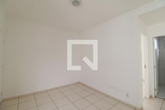 Sala de apartamento para alugar com 2 quartos, 43m² em Gávea, Uberlândia