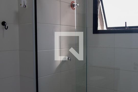 Banheiro de apartamento à venda com 1 quarto, 30m² em Km 18, Osasco
