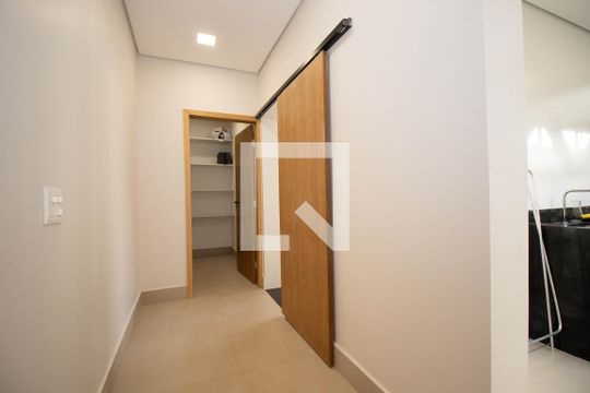 Corredor de casa de condomínio para alugar com 4 quartos, 408m² em Setor Habitacional Jardim Botânico (lago Sul), Brasília