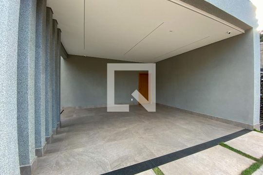 Garagem de casa de condomínio para alugar com 4 quartos, 408m² em Setor Habitacional Jardim Botânico (lago Sul), Brasília