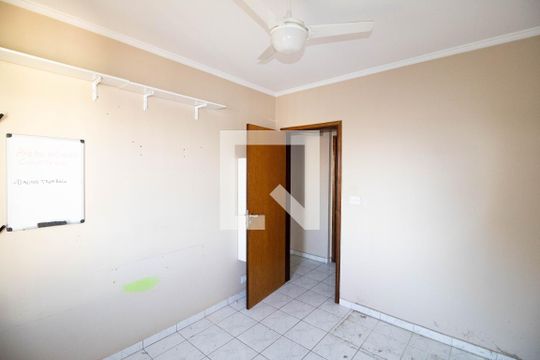 Quarto 2 de casa à venda com 3 quartos, 250m² em Rio Pequeno, São Paulo
