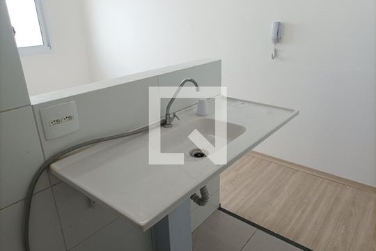 Cozinha/lavanderia de apartamento para alugar com 2 quartos, 37m² em Jardim Adutora, São Paulo