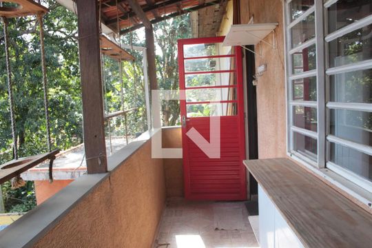 Área de Serviço de apartamento para alugar com 2 quartos, 60m² em Vila Janete (sousas), Campinas