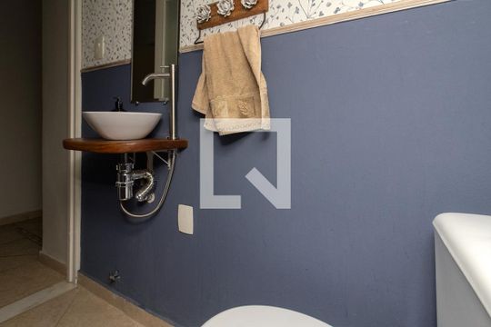 lavabo_4 de casa à venda com 3 quartos, 130m² em Liberdade, São Paulo