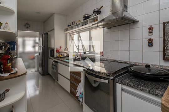 cozinha_1 de casa à venda com 3 quartos, 130m² em Liberdade, São Paulo