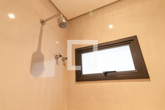 Banheiro de kitnet/studio para alugar com 1 quarto, 65m² em Vila Olímpia, São Paulo