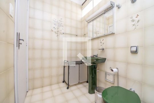 Banheiro de apartamento à venda com 2 quartos, 57m² em Santa Ifigênia, São Paulo