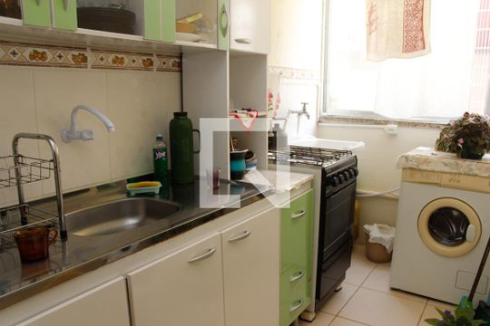 Cozinha de apartamento à venda com 2 quartos, 65m² em Vila Nova, Porto Alegre