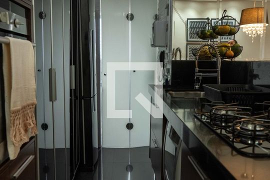 Cozinha de apartamento à venda com 3 quartos, 67m² em Vila Curuca, Santo André