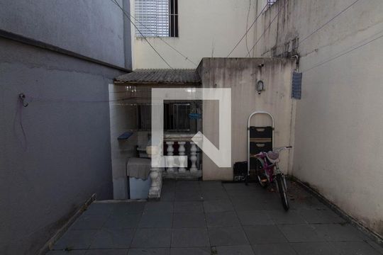 Quintal de casa à venda com 2 quartos, 80m² em Vila Bancaria, São Paulo