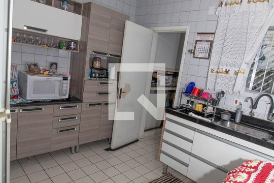 Cozinha de casa à venda com 2 quartos, 80m² em Vila Bancaria, São Paulo