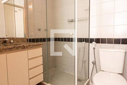 Banheiro Social de apartamento para alugar com 2 quartos, 80m² em Icaraí, Niterói