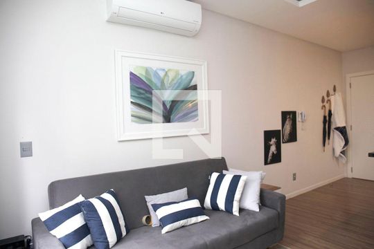 Sudio Sala de apartamento à venda com 1 quarto, 42m² em Independência, Porto Alegre