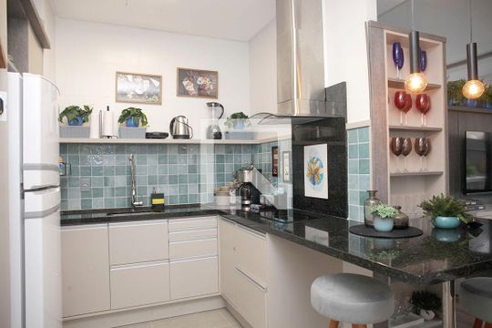 Cozinha de apartamento à venda com 1 quarto, 42m² em Independência, Porto Alegre