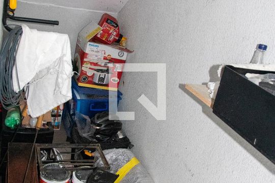 Depósito de casa à venda com 3 quartos, 140m² em Vila Rosa, São Paulo