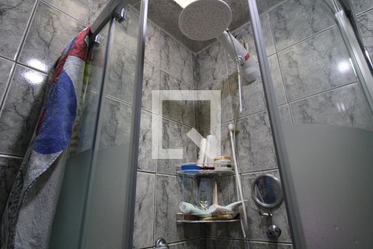 Chuveiro banheiro comum de casa à venda com 3 quartos, 160m² em Parque Residencial Julia, São Paulo