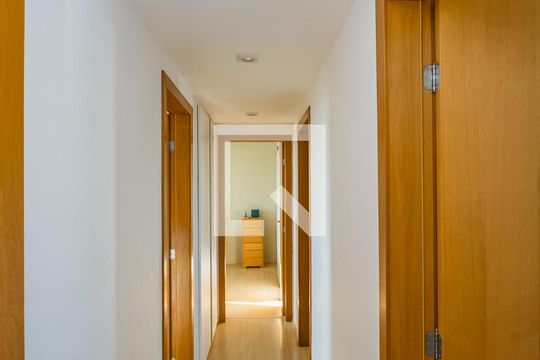 Corredor de apartamento à venda com 4 quartos, 127m² em Buritis, Belo Horizonte