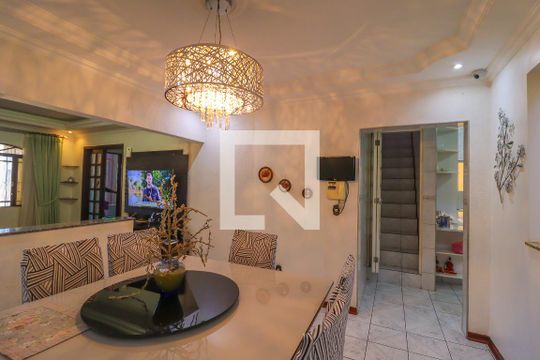 Sala de casa à venda com 5 quartos, 229m² em Jardim do Lago, Jundiaí