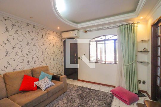 Casa à venda com 5 quartos, 229m² em Jardim do Lago, Jundiaí