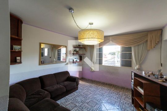 Sala de TV de casa à venda com 4 quartos, 300m² em Conjunto Habitacional Padre Jose de Anchieta, São Paulo