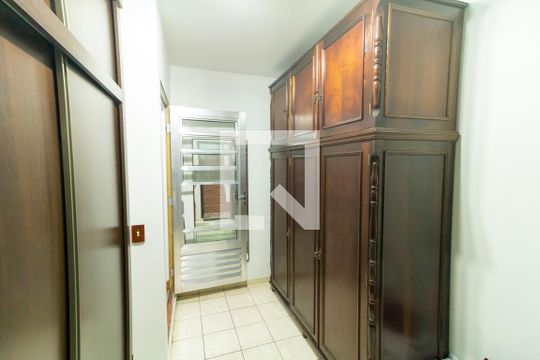 Quarto 1 de casa à venda com 4 quartos, 300m² em Conjunto Habitacional Padre Jose de Anchieta, São Paulo