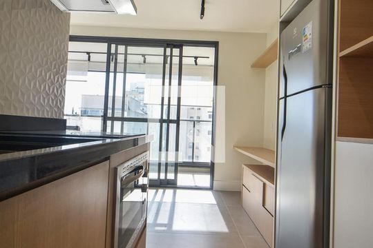 Cozinha  de apartamento à venda com 1 quarto, 31m² em Campo Belo, São Paulo