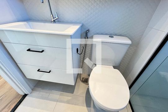 Banheiro de apartamento para alugar com 2 quartos, 59m² em Vila Itapura, Campinas